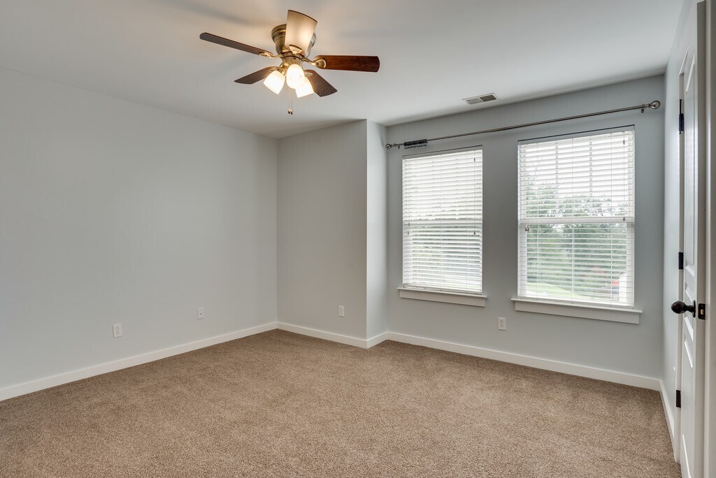 Building Photo - 545 Swiss Ave