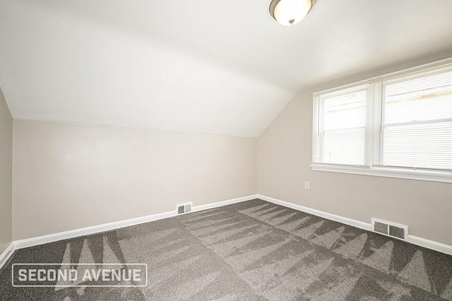 Building Photo - 1721 VanBuren St