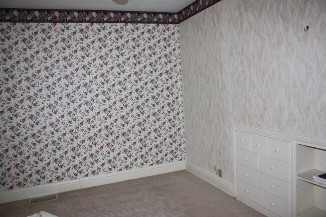 Building Photo - Acreage Nestled In City Of Pella