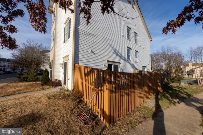 Building Photo - 7685 Duneiden Ln