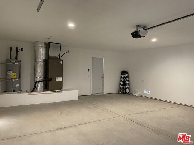 Building Photo - 2877 Gram Dr