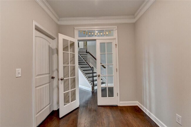 Building Photo - 6035 Ashborough Park