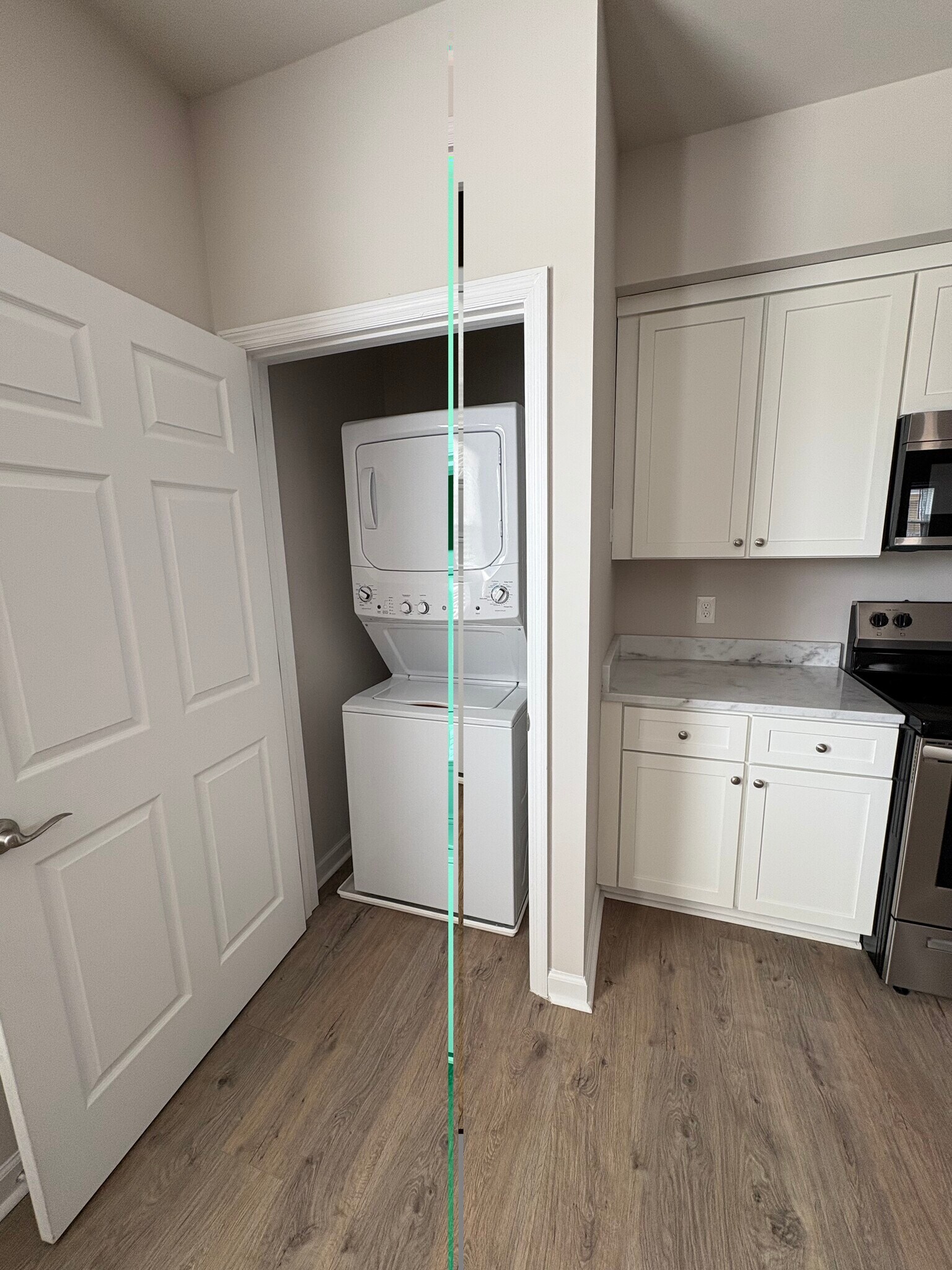 Building Photo - 107 Screven St