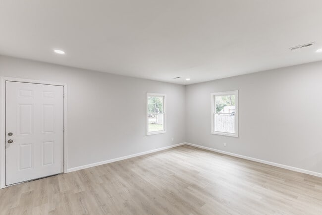 Building Photo - Decatur Property