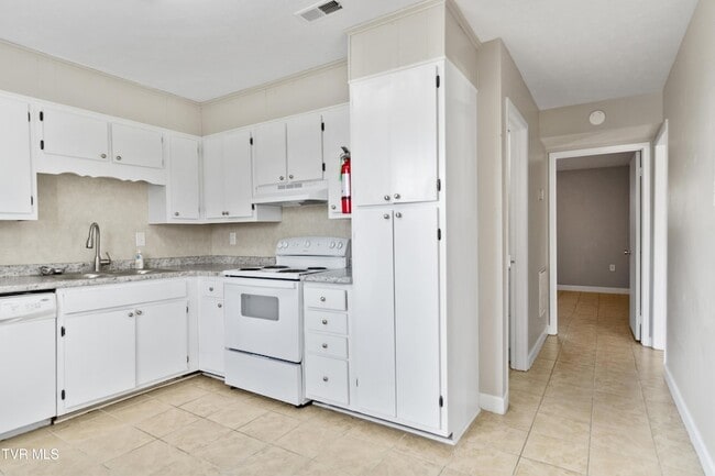 Building Photo - 1001 Kiser Blvd