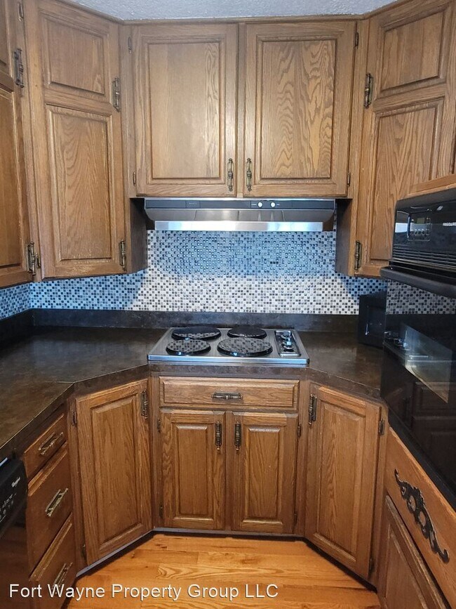 Building Photo - 3 br, 2 bath House - 4332 Wyandotte Dr