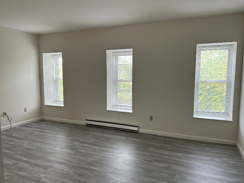 Building Photo - 42 E Pine St