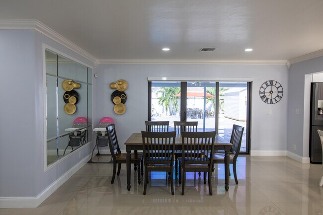 Building Photo - 1853 Florida Mango Rd