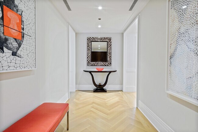 Building Photo - 159 E Walton Plz