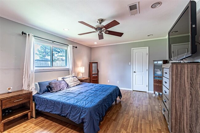 Building Photo - 5611 Winding Way Dr