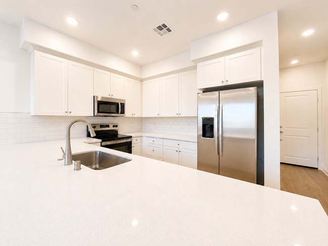 Building Photo - 33221 Opal Glass Dr