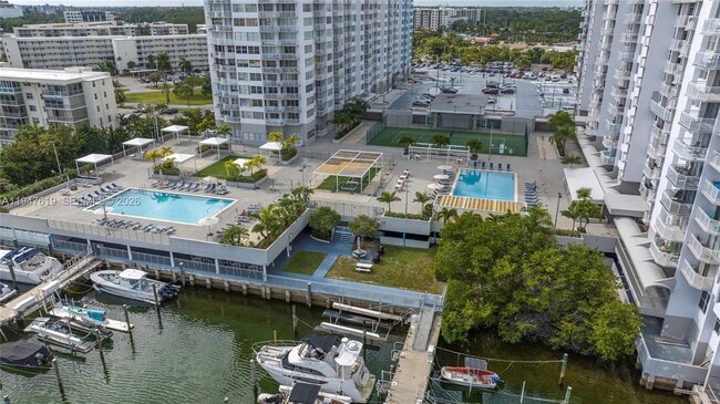 Building Photo - 18041 Biscayne Blvd