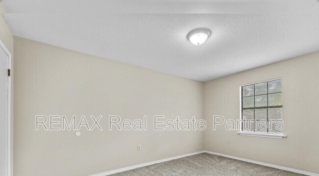 Building Photo - 69 Hickory Knoll