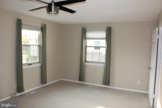 Building Photo - 252 Marble Ct