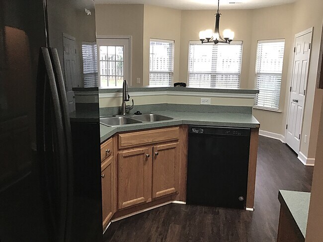 Building Photo - 202 Curico Ln