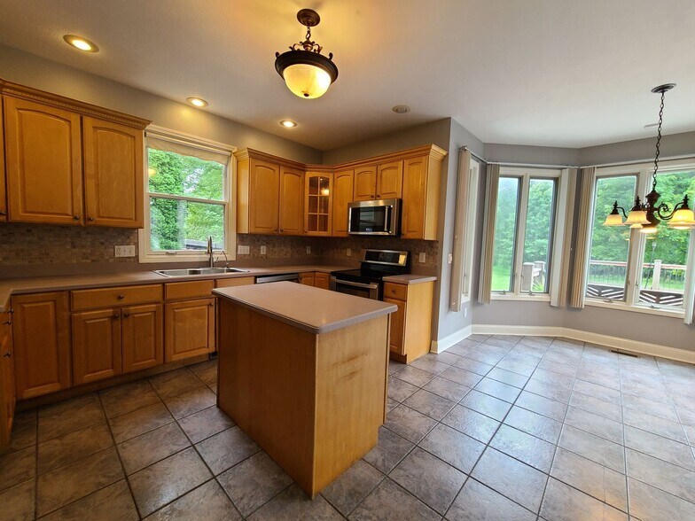 Building Photo - 9440 Park Ridge Trail