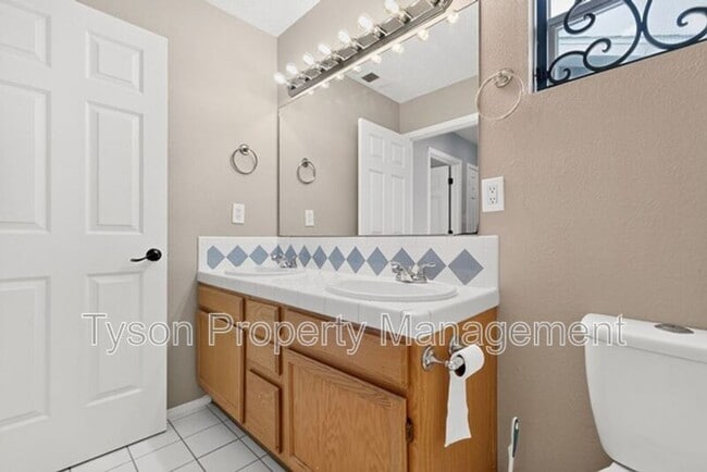 Building Photo - 1409 Stoneway Dr NW