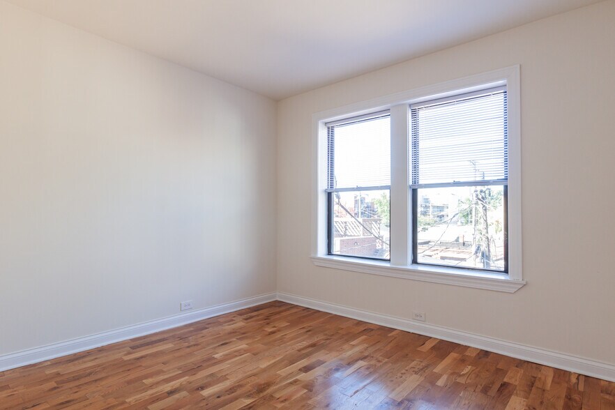 Building Photo - 1448 W Byron St