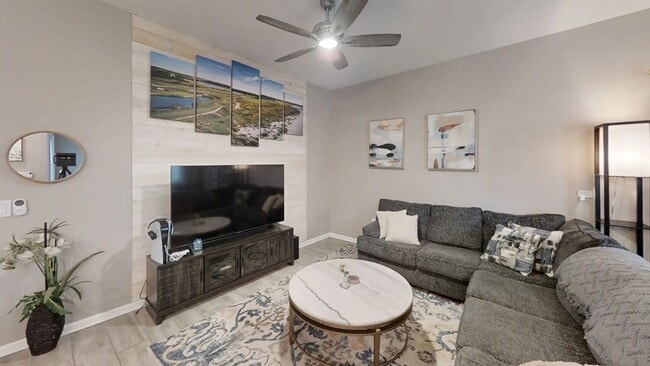 Building Photo - Charming 3BR Townhome in Championsgate