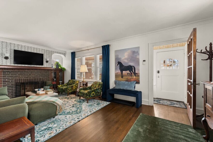 Building Photo - 4040 W 158th St