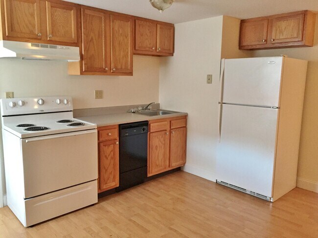 Building Photo - 4 Martin St