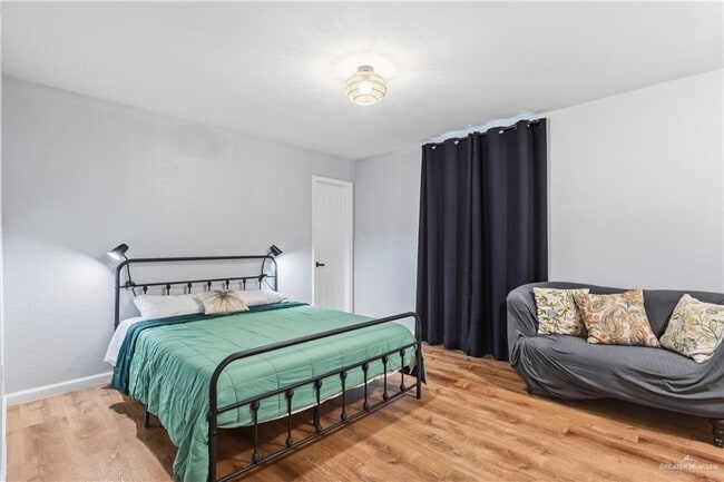 Building Photo - 18 La Vista Ave