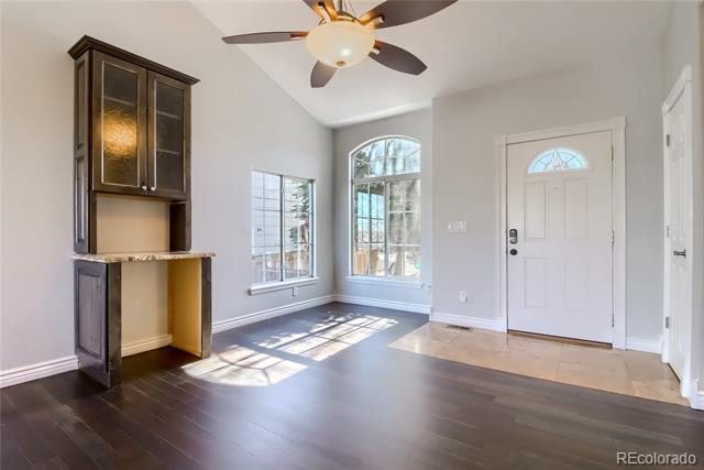 Building Photo - 16229 Hedgeway Dr