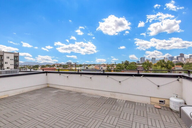Building Photo - 635 Inca St