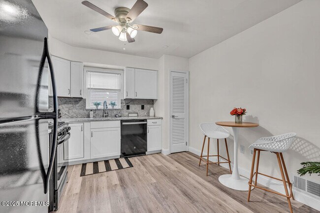 Building Photo - 30 Turnberry Cir