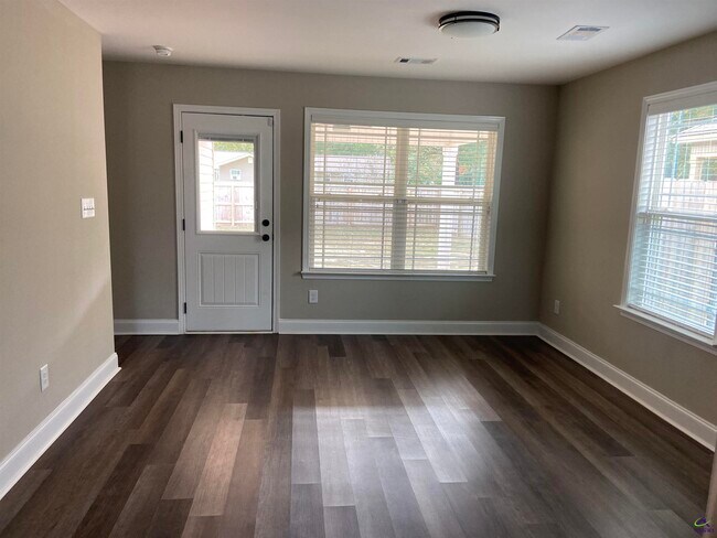 Building Photo - 315 Lasso Drive