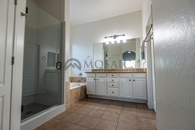 Building Photo - 21316 E Via Del Rancho Rd