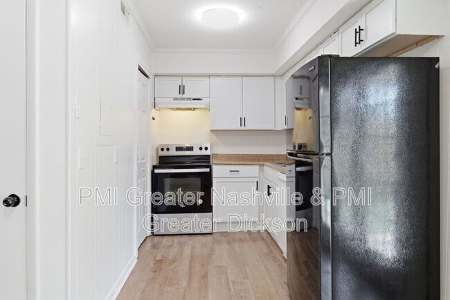 Building Photo - 704 McPherson Dr