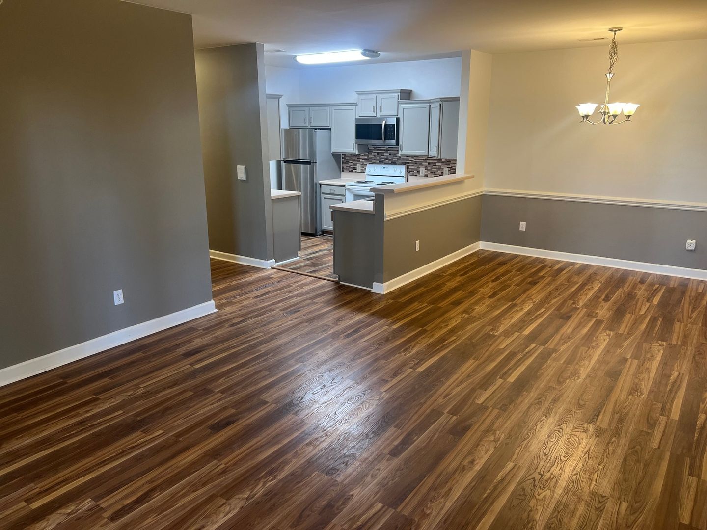 Building Photo - 16324 Redstone Mountain Ln