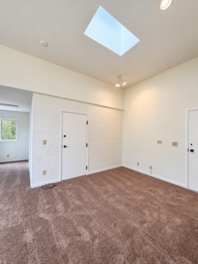 Building Photo - 309 Mar Vista Dr