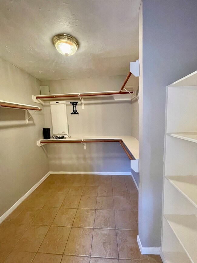 Building Photo - 16507 Shady Canyon Ct