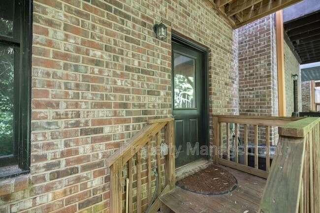 Building Photo - 118 Ruth Dr