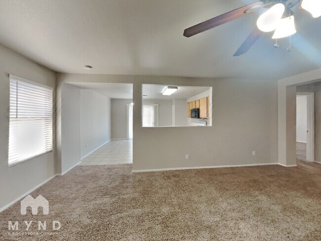 Building Photo - 550 W Kingman Dr