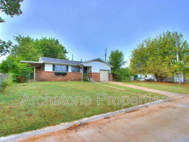 Building Photo - 608 Holoway Dr