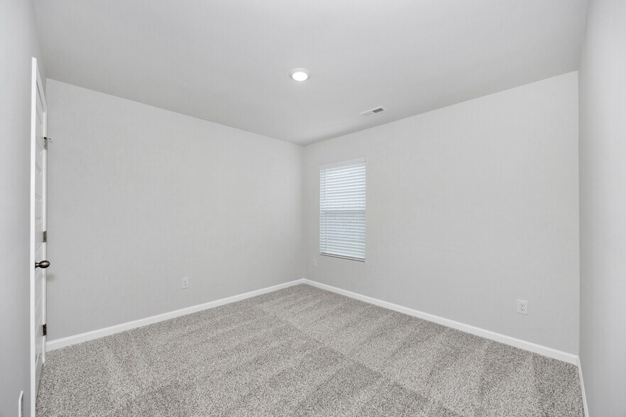 Building Photo - 128 Wellspring Rd