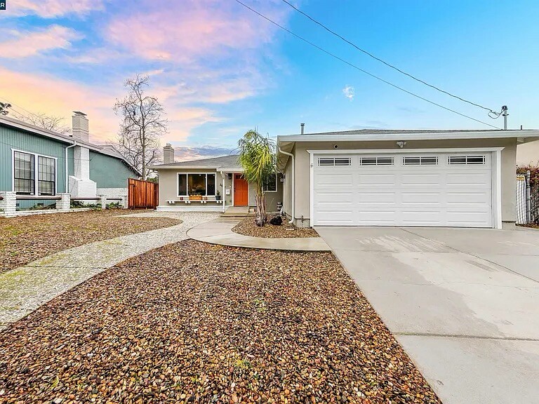 Building Photo - 2697 Limerick Rd