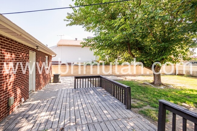 Building Photo - 5856 S 157 W