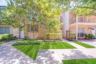 Building Photo - 7965 Kendalia Dr