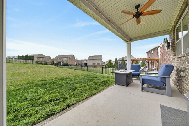 Building Photo - 404 Black Thorn Ln