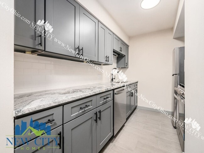 Building Photo - 2085 Building - New Rennovated 1 & 2 bedrooms starting at $989!