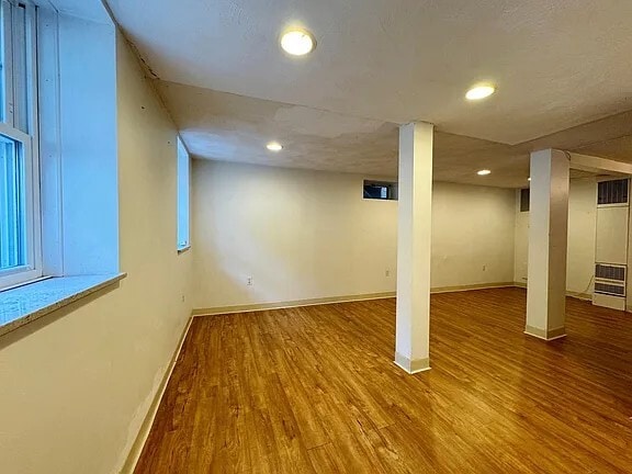 Downstairs - 22 Pembroke St