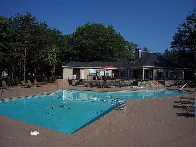 Building Photo - Five 7 Five