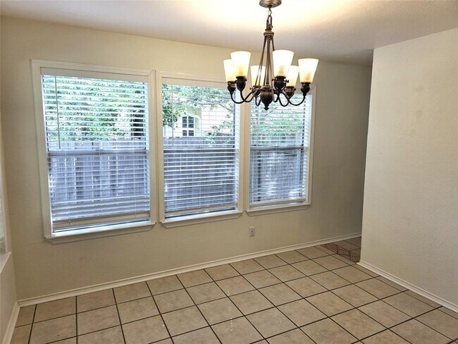 Building Photo - 1600 Hollow Tree Blvd