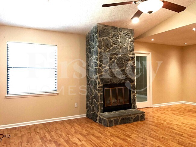 Building Photo - 10812 Carrington Ct