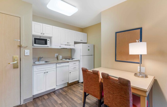 Building Photo - Furnished Studio-Orlando - Lake Buena Vista