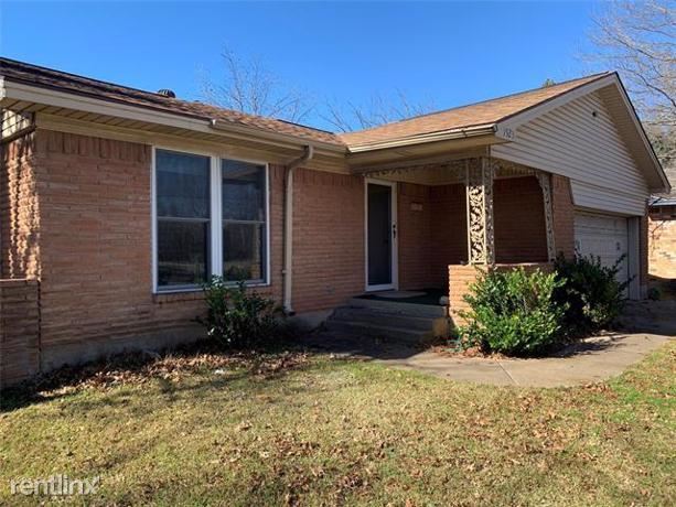 Primary Photo - 3 br, 2 bath House - 1523 S Main Street